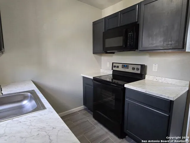 2815 S PINE ST San Antonio, TX 78210