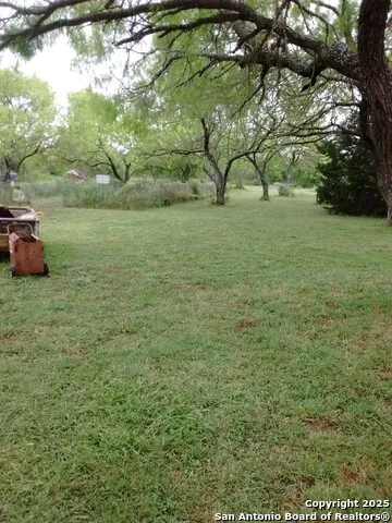 250 Private Road 6620 Devine, TX 78016