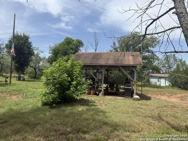 250 Private Road 6620 Devine, TX 78016