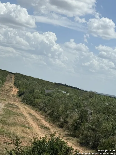 250 Private Road 6620 Devine, TX 78016