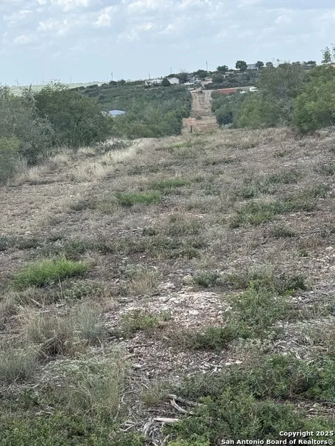 250 Private Road 6620 Devine, TX 78016