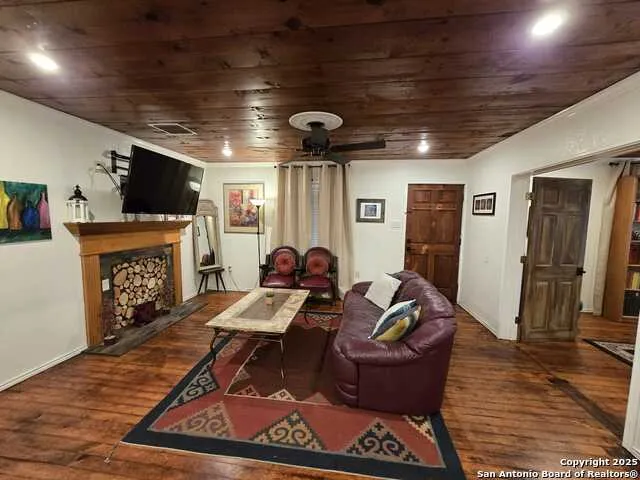 1020 Mission Rd San Antonio, TX 78210