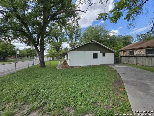 1020 Mission Rd San Antonio, TX 78210