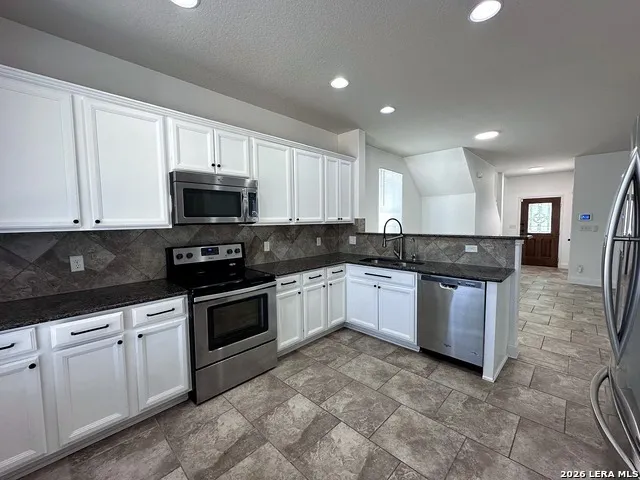 443 Harvest Pt Schertz, TX 78154