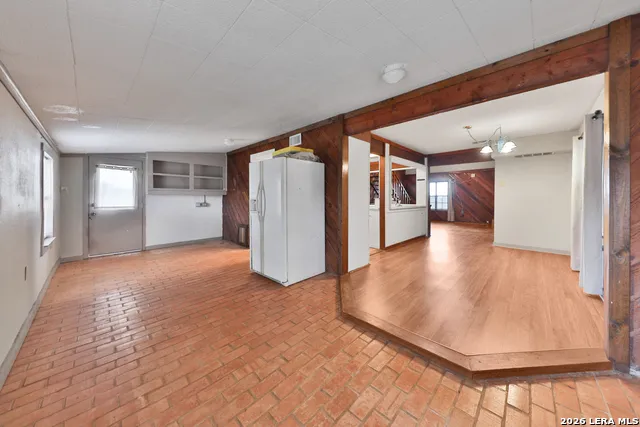 795 S State Highway 16 Jourdanton, TX 78026