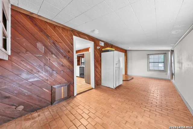 795 S State Highway 16 Jourdanton, TX 78026