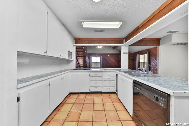 795 S State Highway 16 Jourdanton, TX 78026