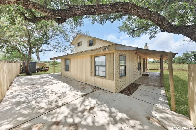 795 S State Highway 16 Jourdanton, TX 78026