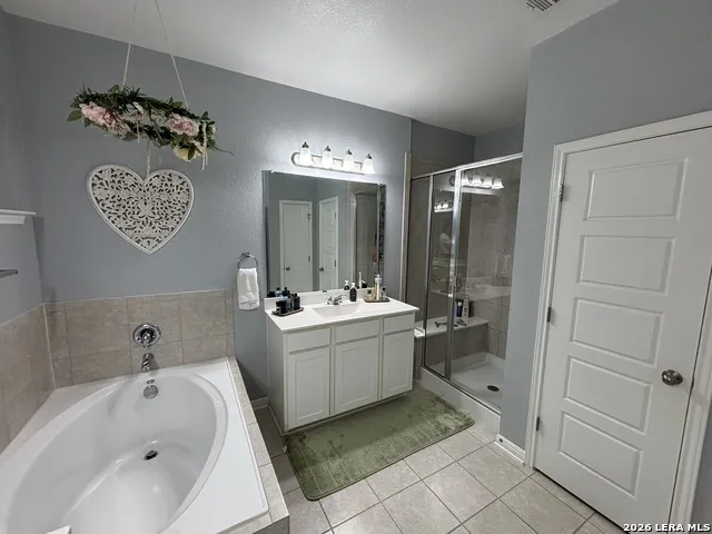 4913 Drovers St Hedwig, TX 78152