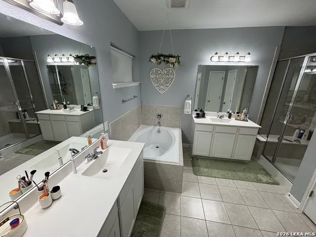 4913 Drovers St Hedwig, TX 78152
