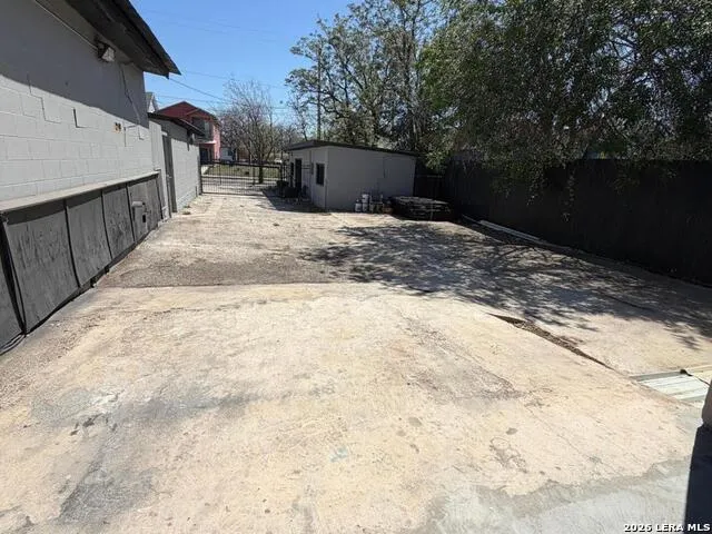 1850 E HOUSTON ST #1 San Antonio, TX 78202