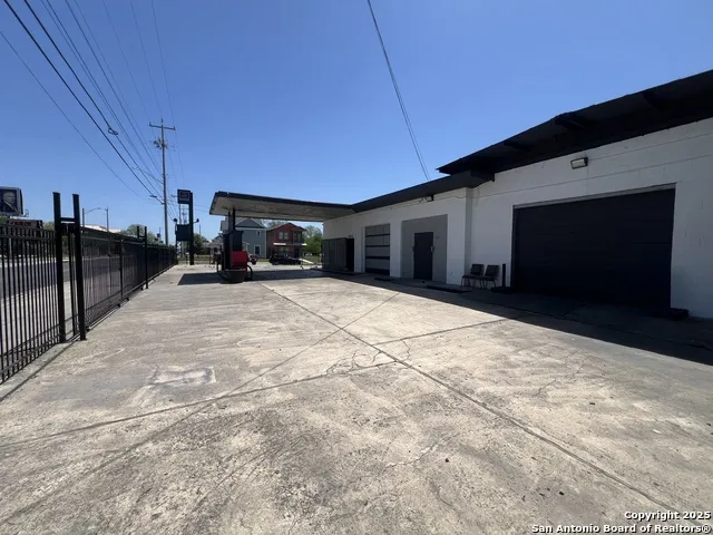 1850 E HOUSTON ST #1 San Antonio, TX 78202