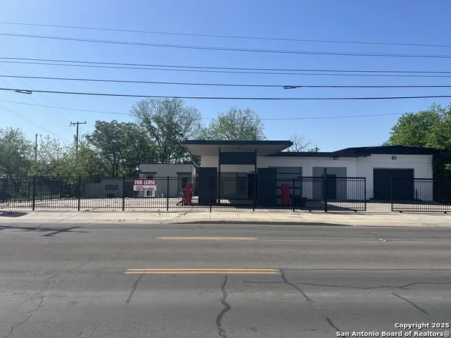1850 E HOUSTON ST #1 San Antonio, TX 78202