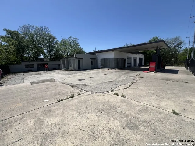 1850 E HOUSTON ST #1 San Antonio, TX 78202