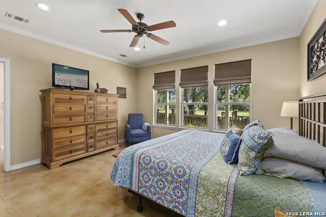 255 DOVE VALLEY DR Center Point, TX 78010