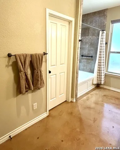 255 DOVE VALLEY DR Center Point, TX 78010