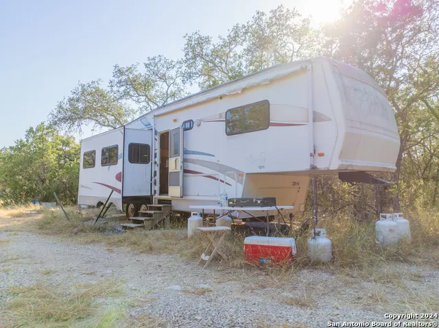 1250 County Road 245 Hondo, TX 78861