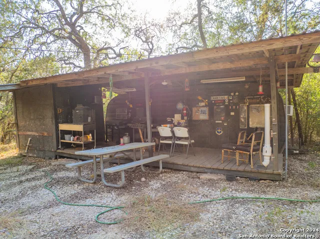 1250 County Road 245 Hondo, TX 78861