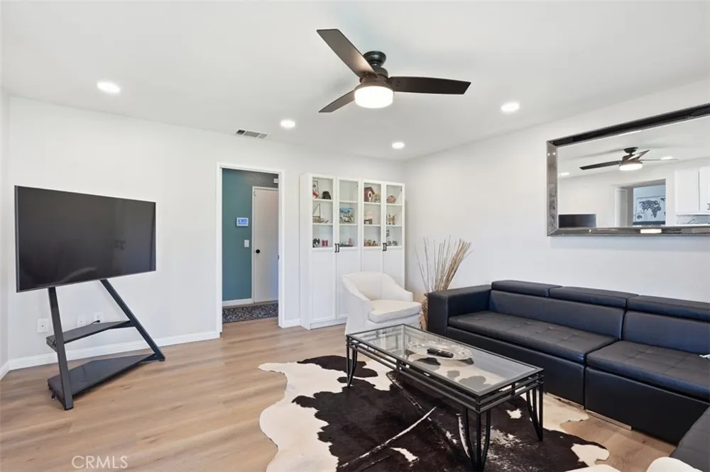 25972 Hinckley Loma Linda, CA 92354