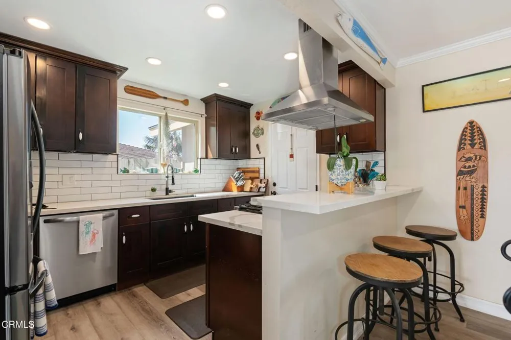 2240 Crestmont Drive Ventura, CA 93003