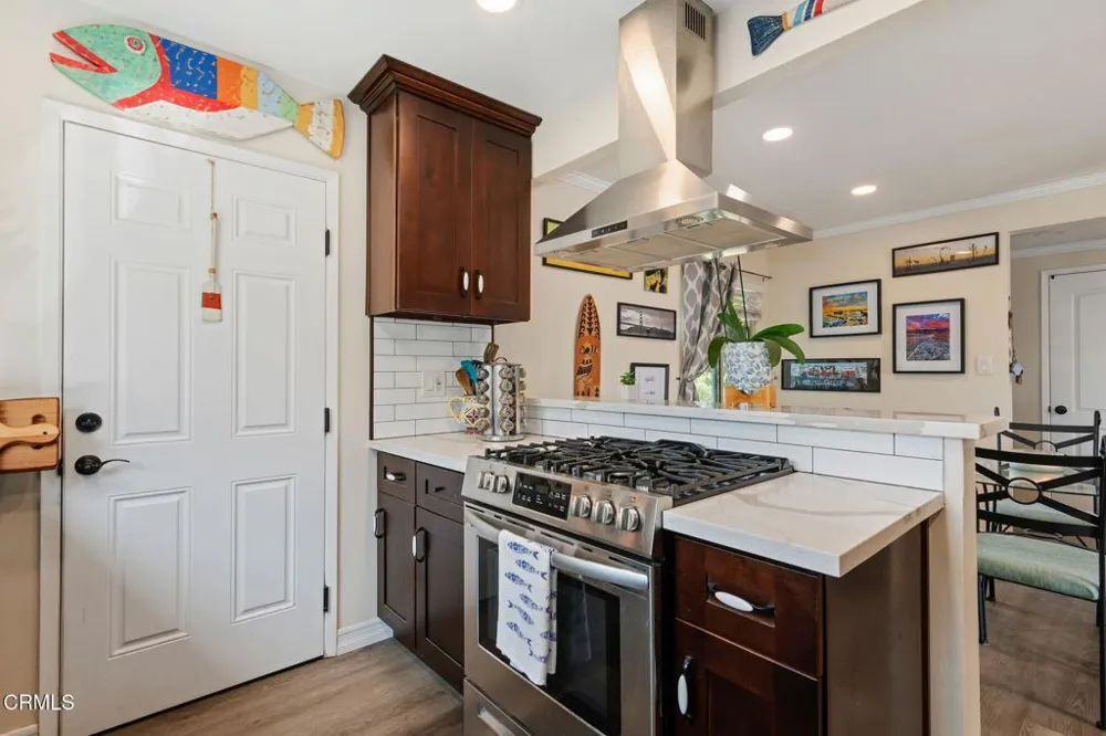 2240 Crestmont Drive Ventura, CA 93003
