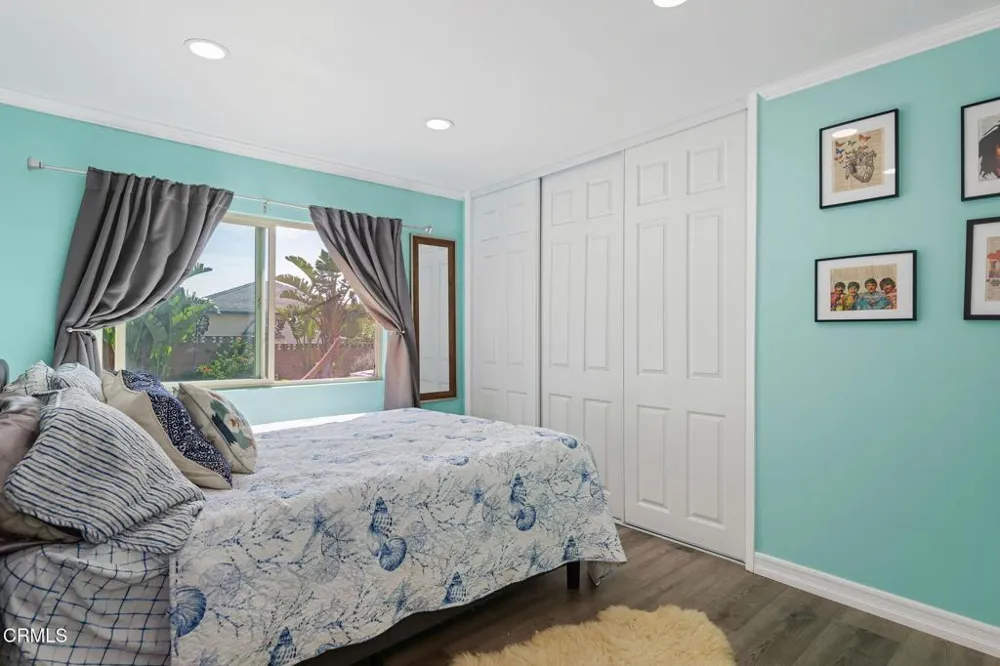 2240 Crestmont Drive Ventura, CA 93003