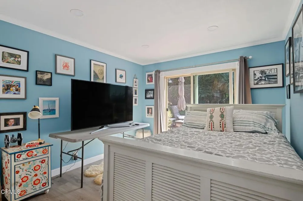 2240 Crestmont Drive Ventura, CA 93003