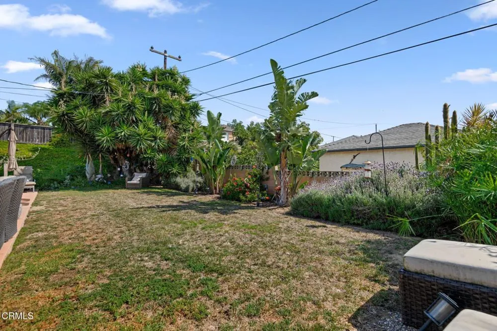2240 Crestmont Drive Ventura, CA 93003