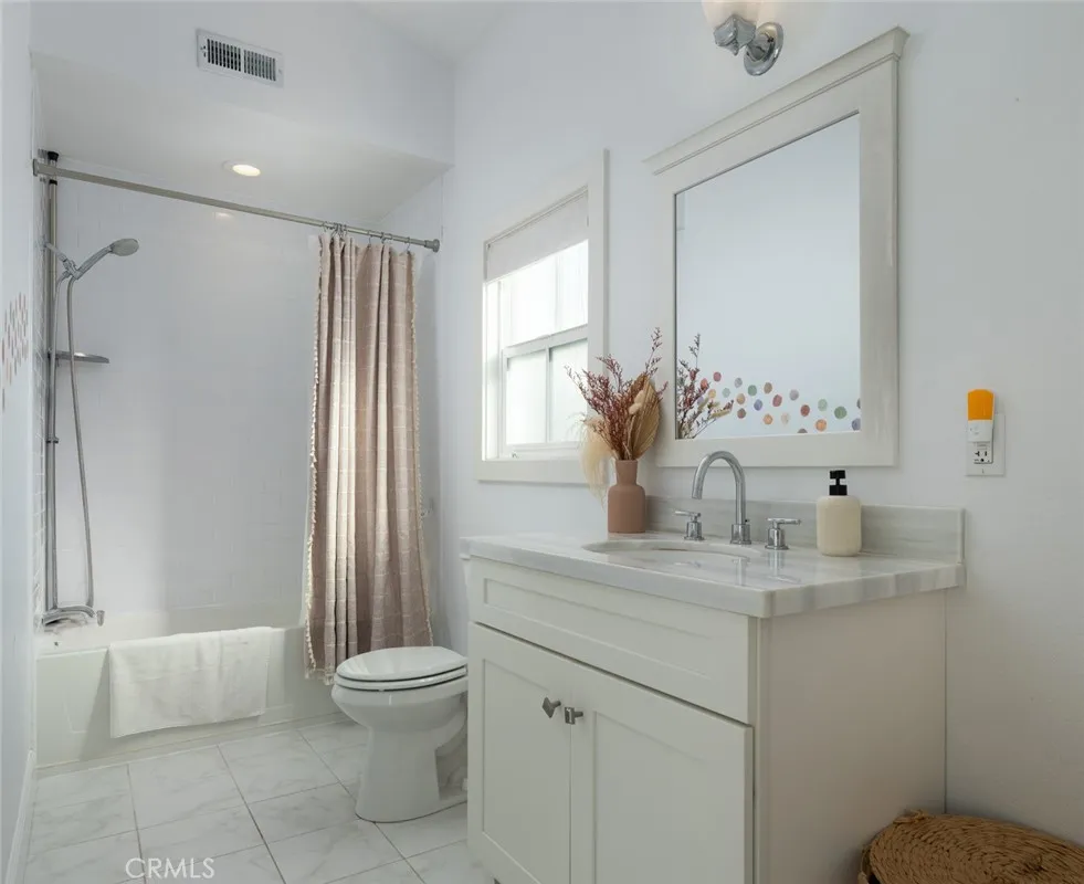 2056 Port Weybridge Place Newport Beach, CA 92660