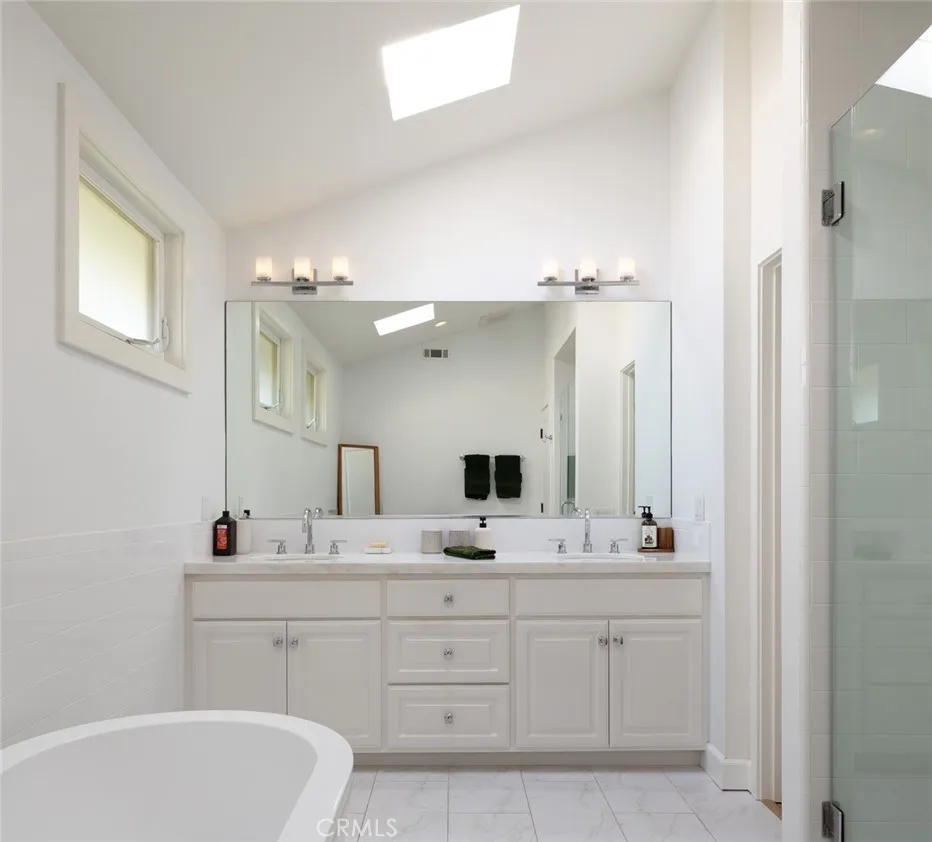 2056 Port Weybridge Place Newport Beach, CA 92660