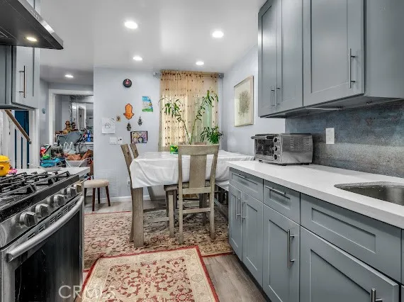 18411 Hatteras #114 Tarzana, CA 91356