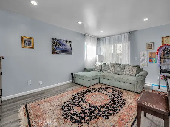 18411 Hatteras #114 Tarzana, CA 91356