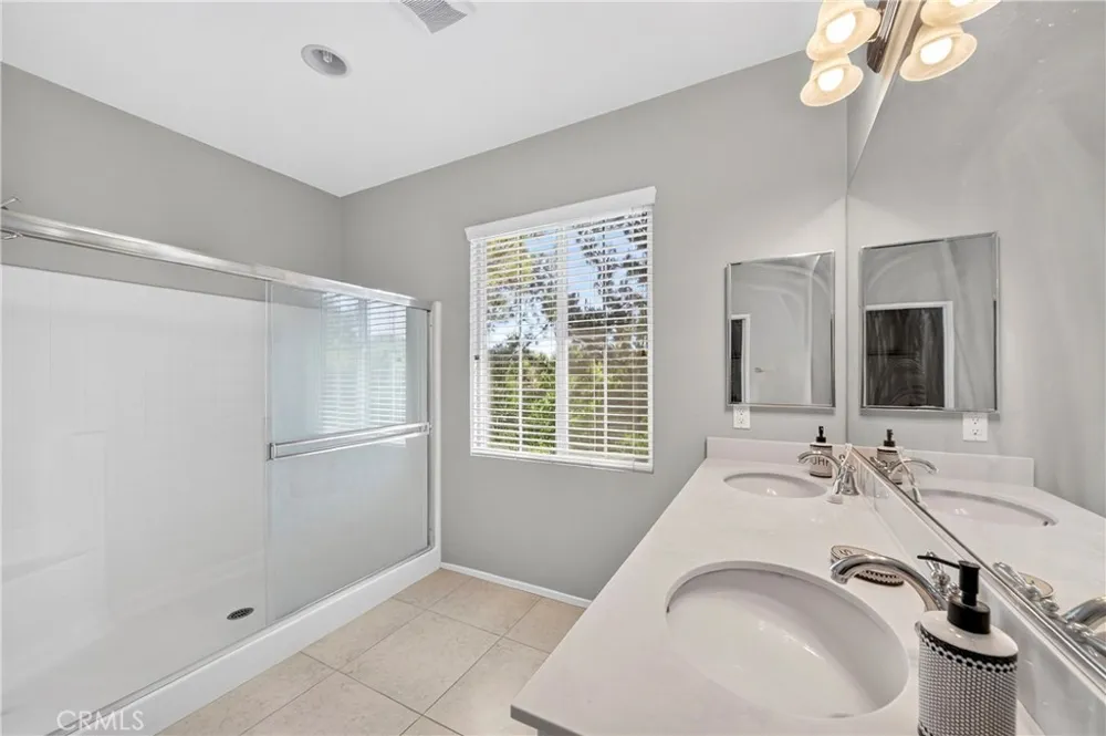 10947 Periwinkle Riverside, CA 92503