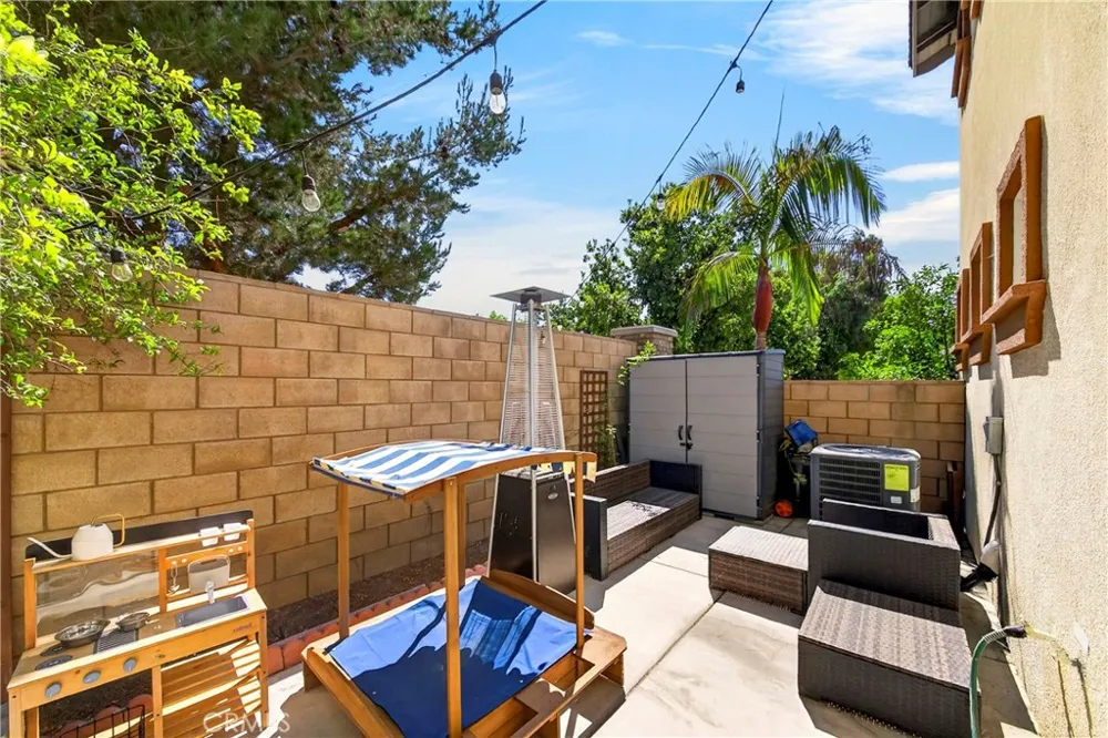 10947 Periwinkle Riverside, CA 92503