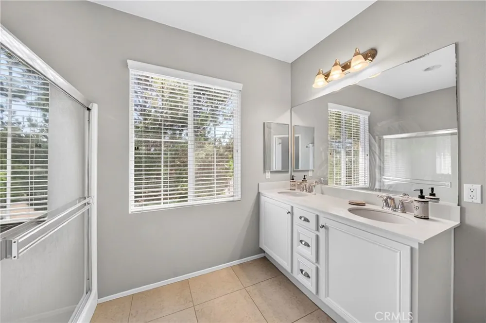 10947 Periwinkle Riverside, CA 92503