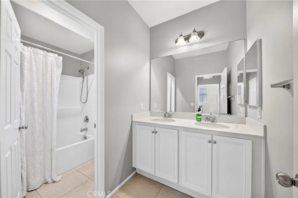 10947 Periwinkle Riverside, CA 92503