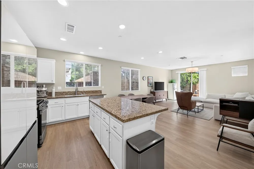 10947 Periwinkle Riverside, CA 92503