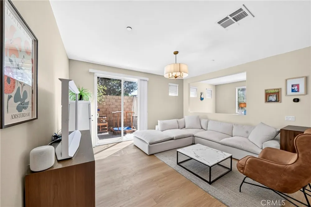 10947 Periwinkle Riverside, CA 92503