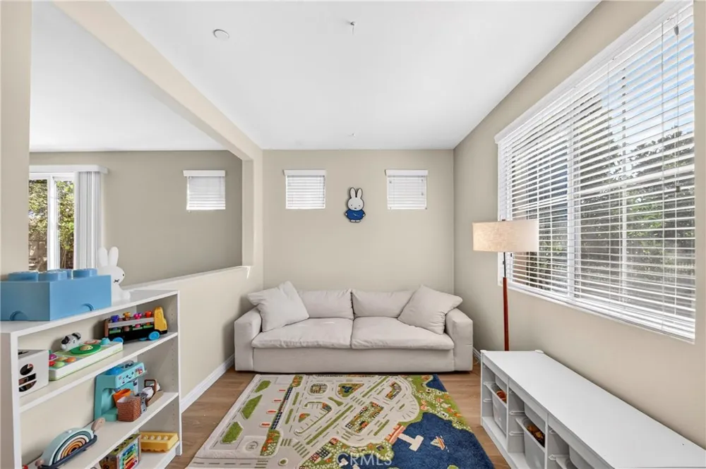 10947 Periwinkle Riverside, CA 92503