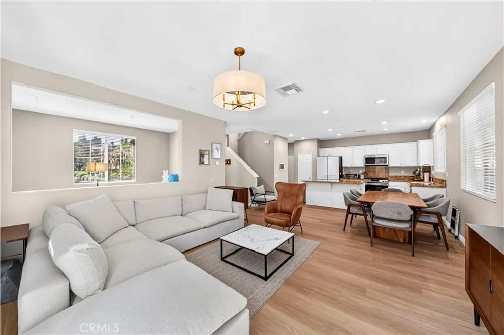 10947 Periwinkle Riverside, CA 92503