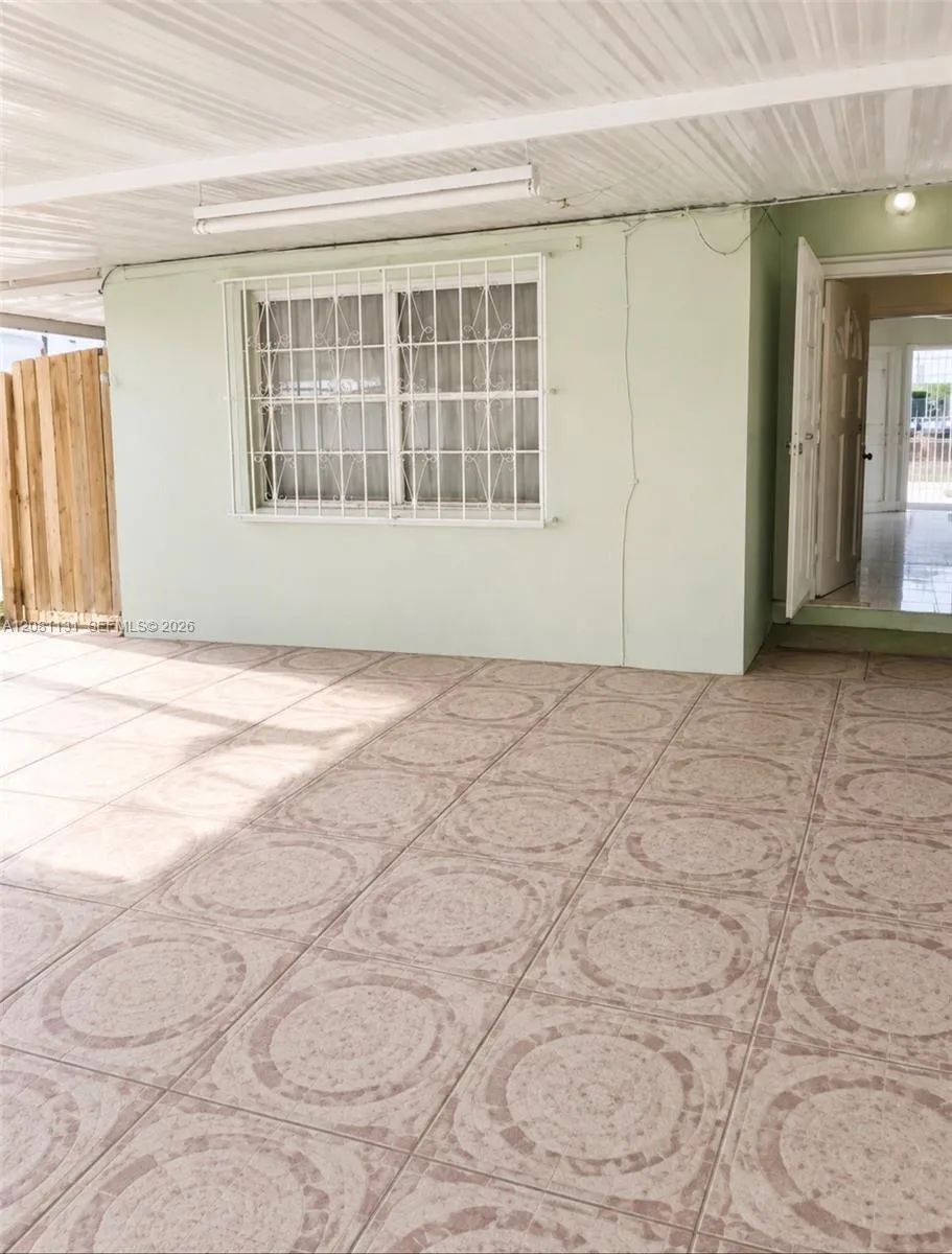 1220 E 10th Ave Hialeah, FL 33010