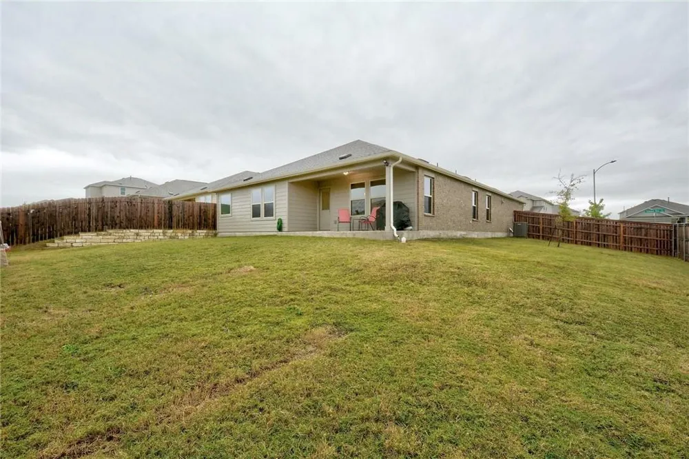 15400 Summer Ray Drive Del Valle, TX 78617