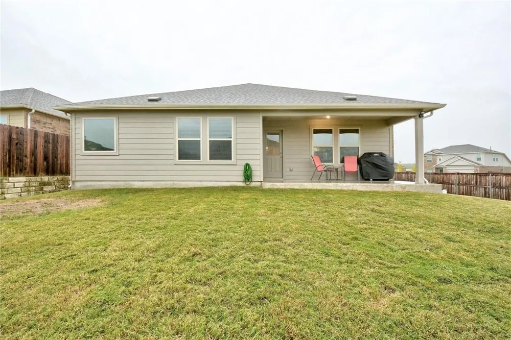 15400 Summer Ray Drive Del Valle, TX 78617