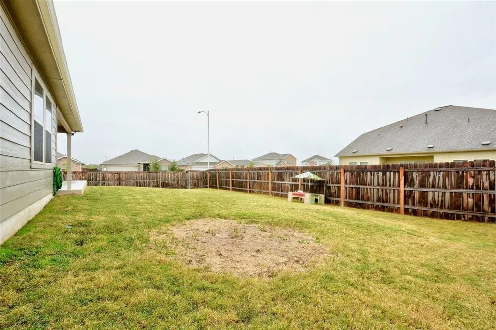 15400 Summer Ray Drive Del Valle, TX 78617
