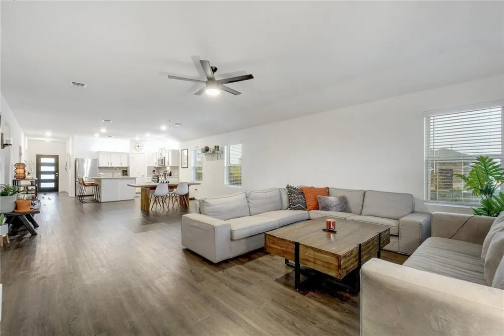 15400 Summer Ray Drive Del Valle, TX 78617