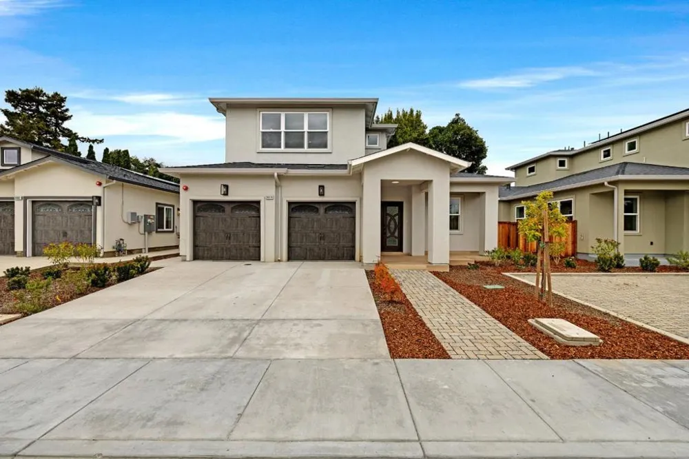 34914 Moina Shaiq Fremont, CA 94555