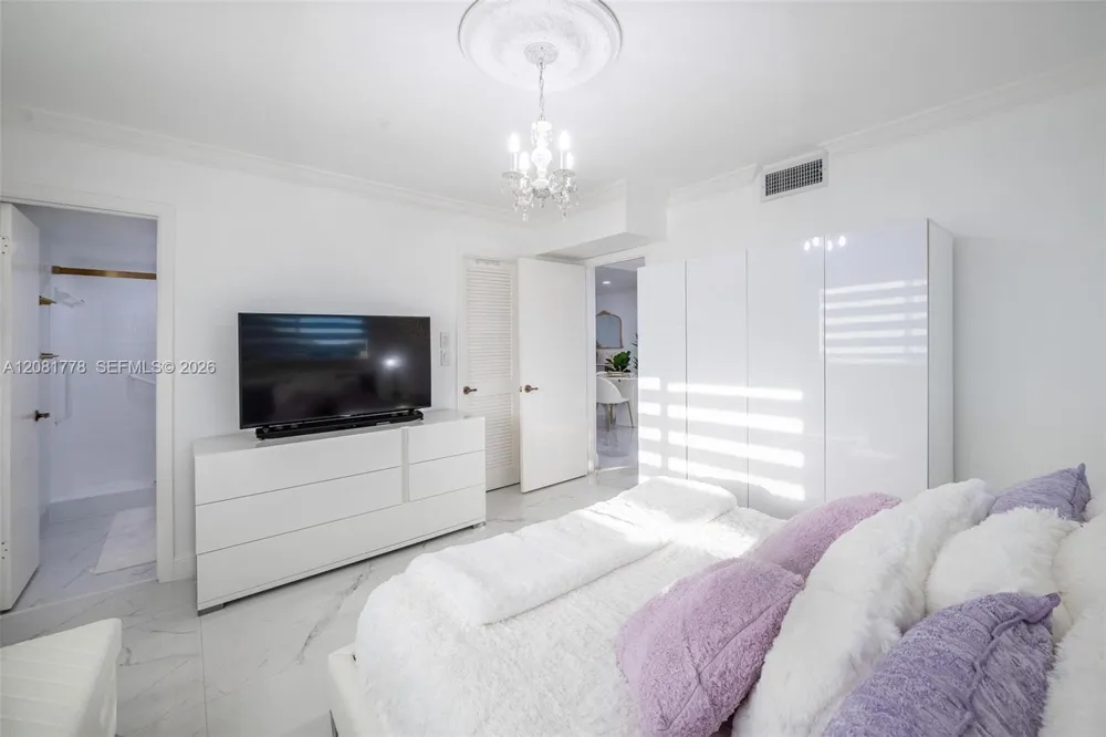 300 S Hollybrook Dr #310 Pembroke Pines, FL 33025