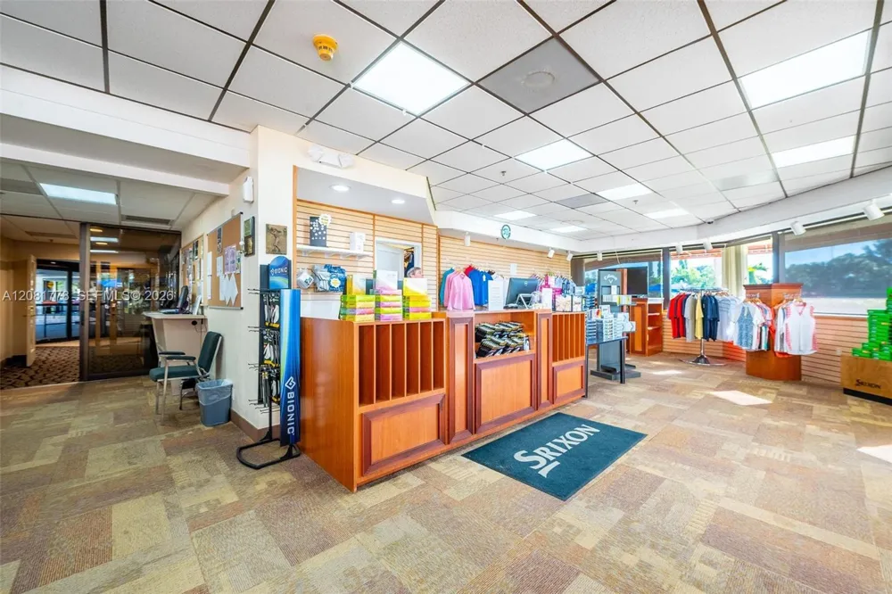 300 S Hollybrook Dr #310 Pembroke Pines, FL 33025