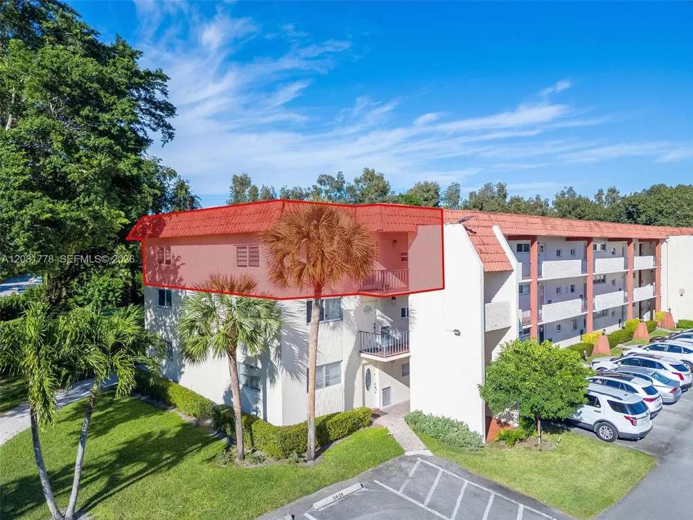 300 S Hollybrook Dr #310 Pembroke Pines, FL 33025