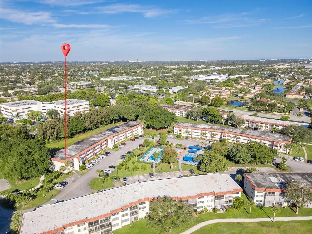 300 S Hollybrook Dr #310 Pembroke Pines, FL 33025